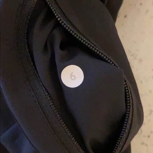 Black Tracker Short - Picture 4 of 4